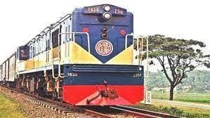 বিমানবন্দর এলাকায় ট্রেনের ধাক্কায় একজনের প্রাণহানি